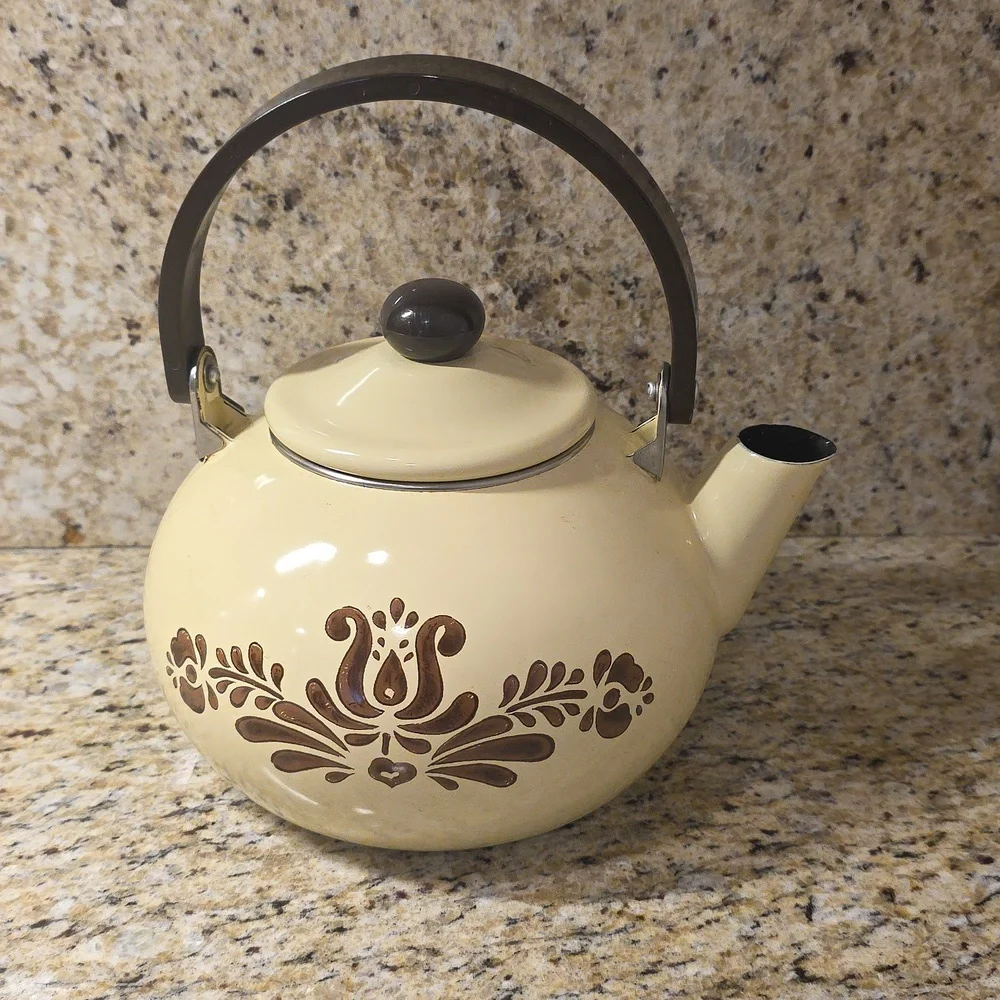 Vintage Pfaltzgraff "Village" Tea Kettle - Picture 3 of 7
